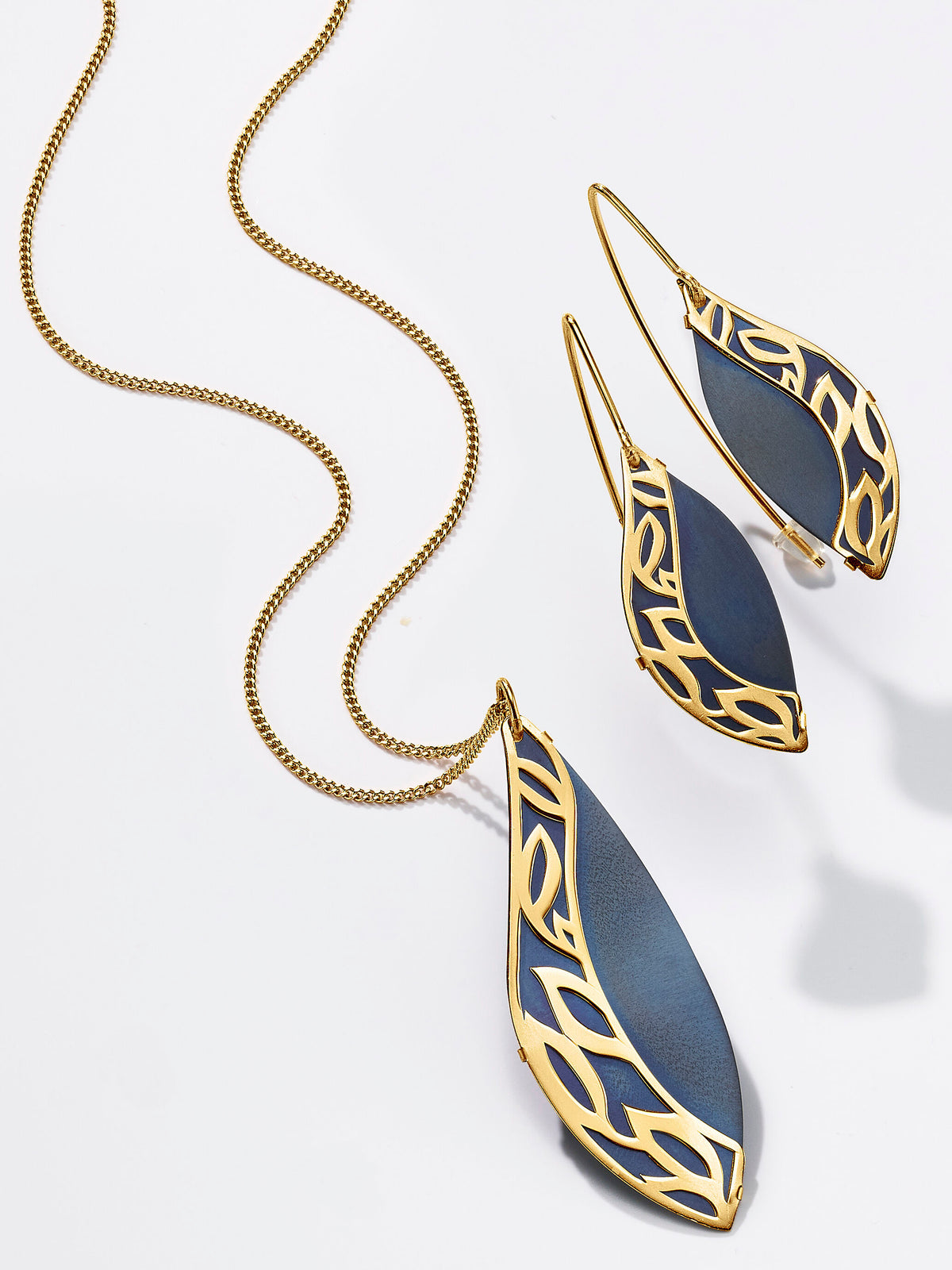 Produktbild von Anhänger mit Kette Earth